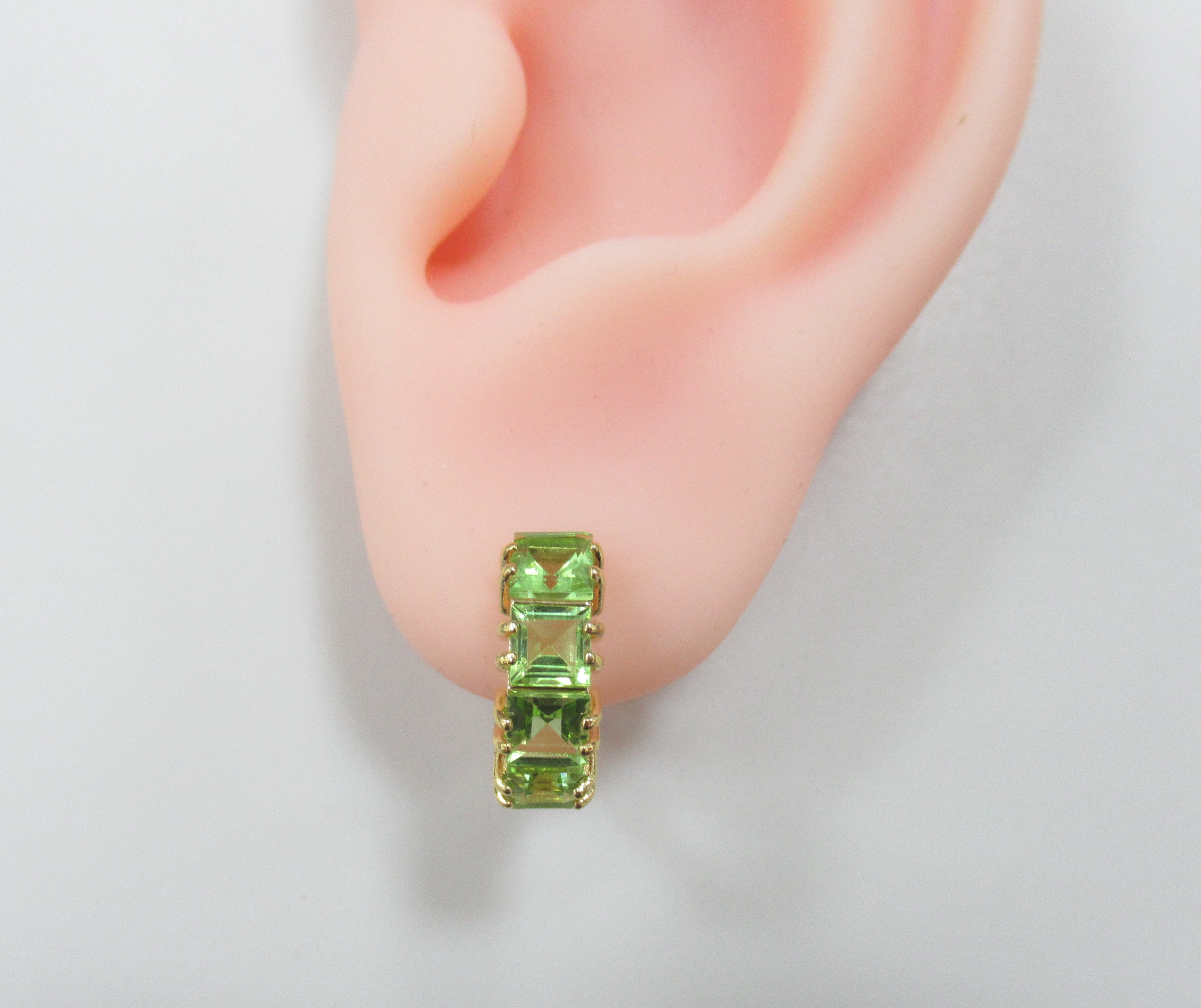 Серебряные серьги-конго с хризолитами